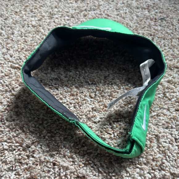 Nike Green Golf/Tennis Visor - Picture 3 of 5